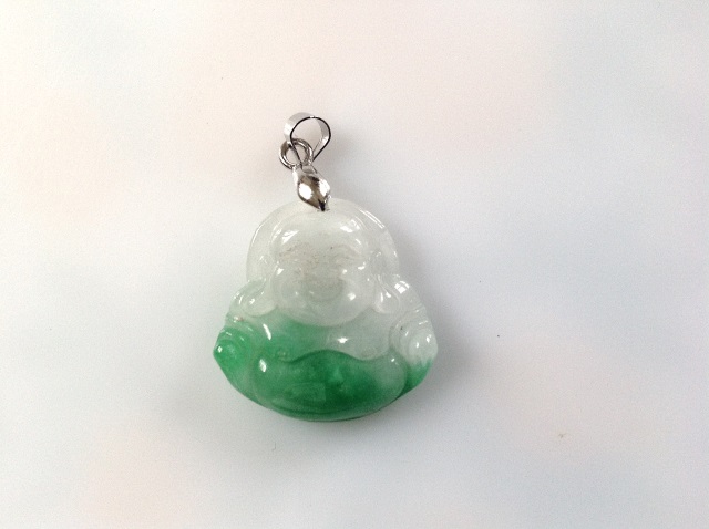 Pendentif buddha chinois en jade - modle3